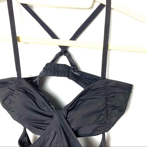 Black Lululemon tank top with built in Bra - Picture 4 of 5